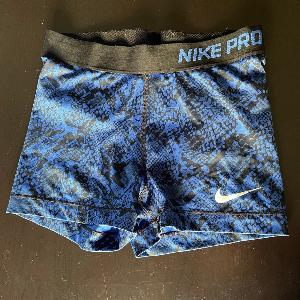 Lightly Worn Women’s Small Nike Pro Spandex